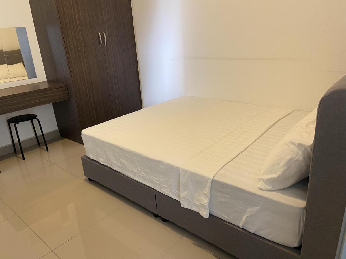 Relax Bear Homestay Танах-Рата Екстер'єр фото