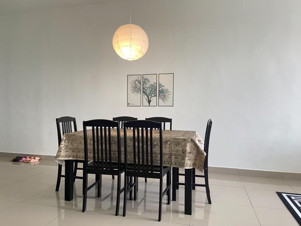 Relax Bear Homestay Танах-Рата Екстер'єр фото