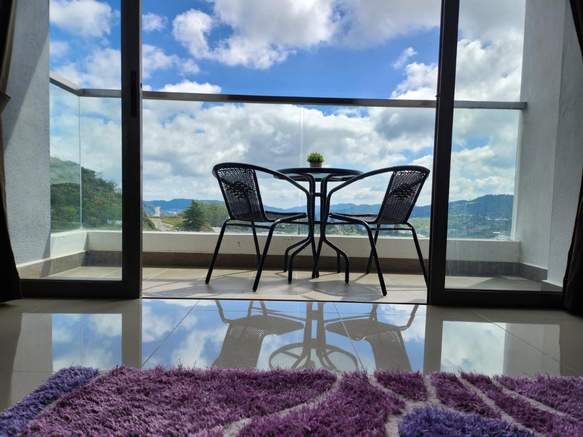 Relax Bear Homestay Танах-Рата Екстер'єр фото