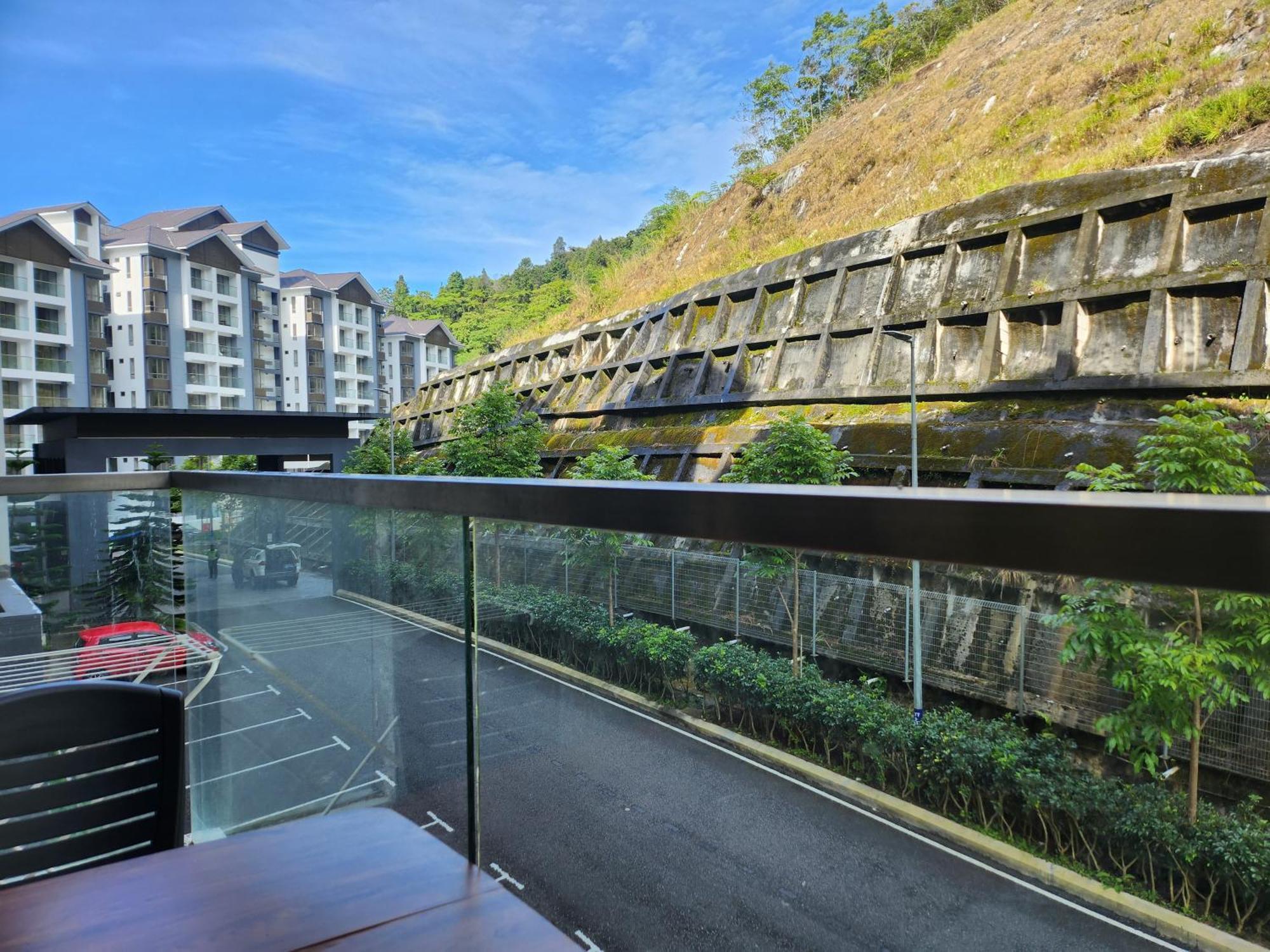Relax Bear Homestay Танах-Рата Екстер'єр фото